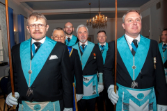 01-Entering-the-Lodge